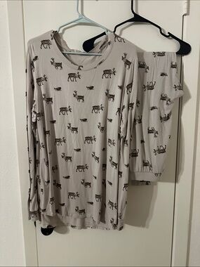 Kyte BABY Beige Deer Print Long Sleeve Pajama Set